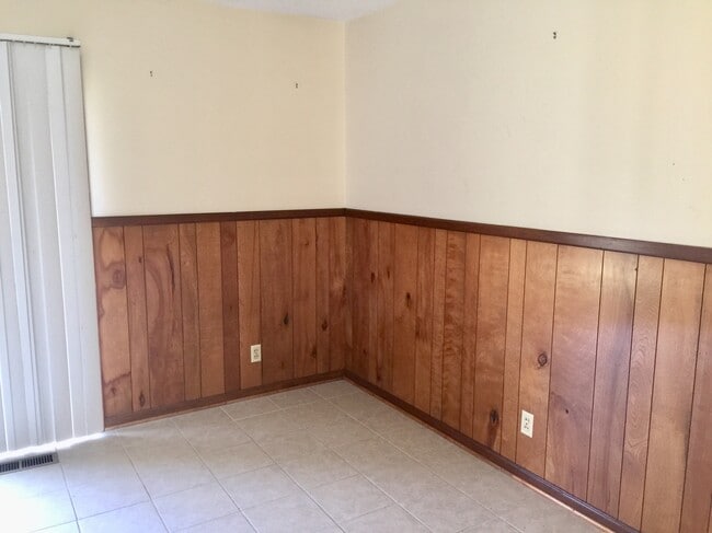 Dinning - 963 Brynwood Dr