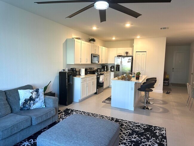 Foto del edificio - 379 SE Crossoak Ln
