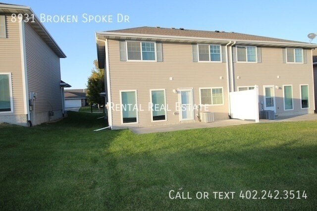 Building Photo - 8931 Broken Spoke Dr