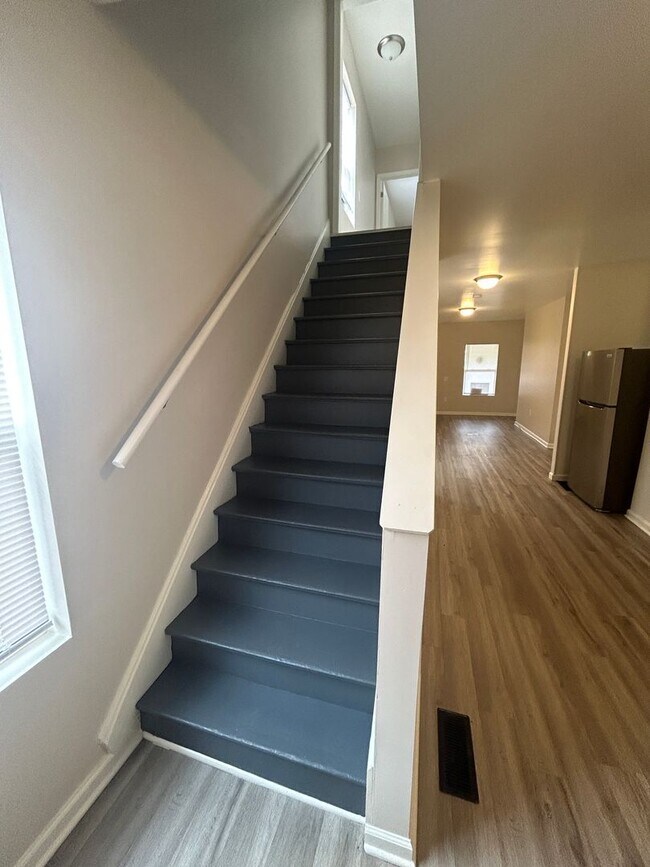 Foto del edificio - 121-123 Hayden Ave