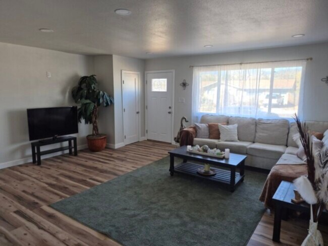 Foto del edificio - Single Family Home