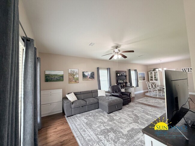 Foto del edificio - Spacious 4BR Home in Treasure Isle Estates in Navarre!