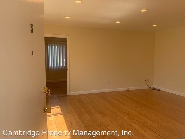 Foto del edificio - 153 Crystal Springs Rd