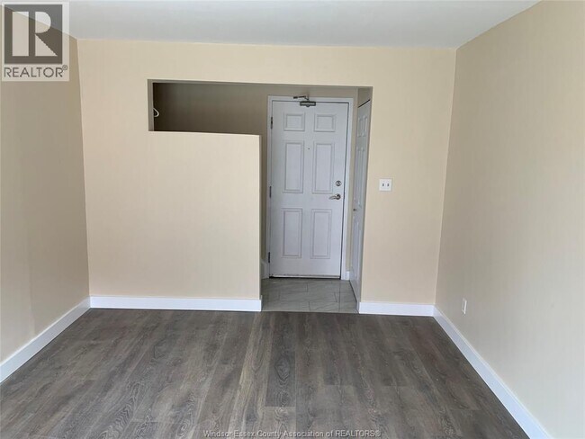 Photo du bâtiment - 2630 Columbia Ct