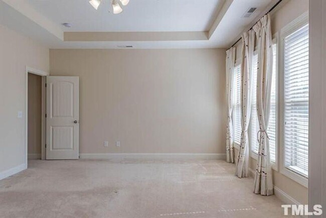 Foto del edificio - 726 Weavers Ridge Dr