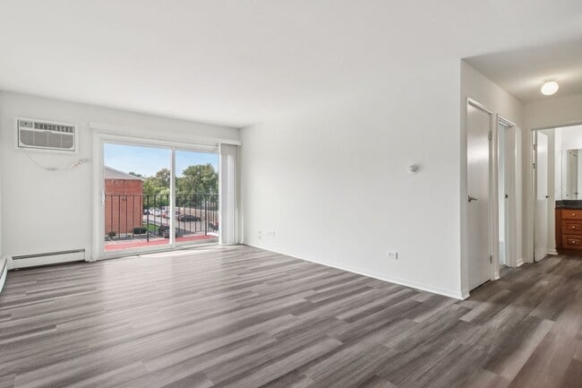 Interior Photo - Georgian Court Apartments
