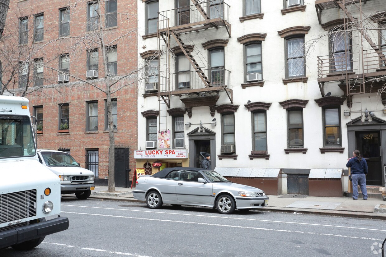 Foto del edificio - 325-327 E 54th St