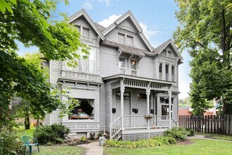 Building Photo - 365-367 Smith Ave N