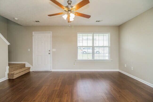 Building Photo - 1065 Tammy Sue Ln