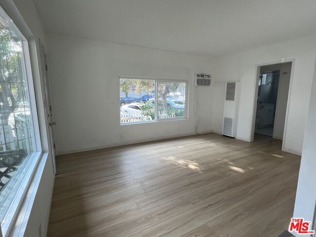 Building Photo - 2023 Reservoir St