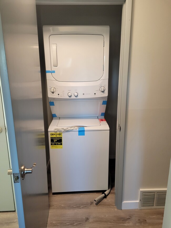 Brand New Laundry - 5039 38th Ave SW