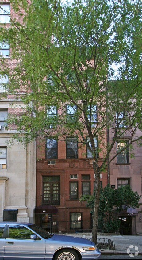 Building Photo - 238 W 71st St