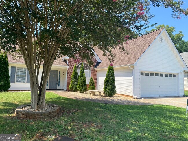 Building Photo - 900 Harbins View Dr