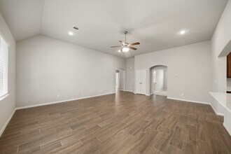 Building Photo - 6010 Kolle Dr