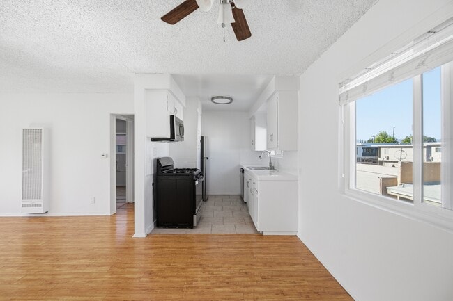 Building Photo - The Lorraine Apartments