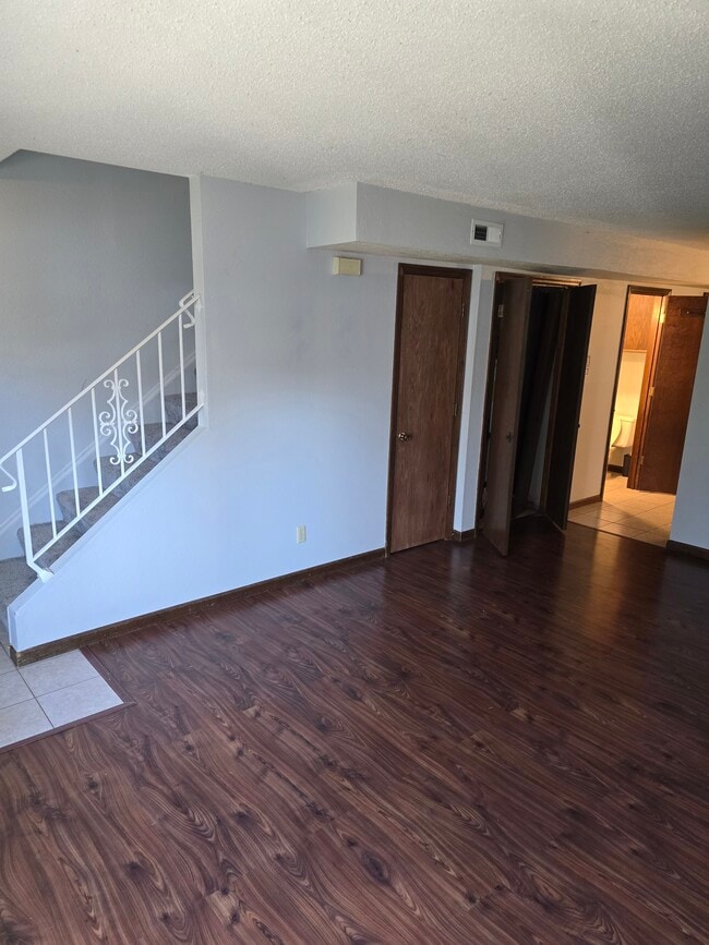 Building Photo - 4122 Glendale Dr