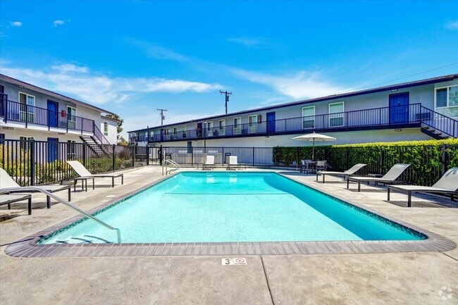 Our sparkling pool is perfect on a sunny day - Avignon Apartment Homes