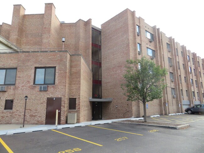 Foto del edificio - 5348 N Cumberland Ave