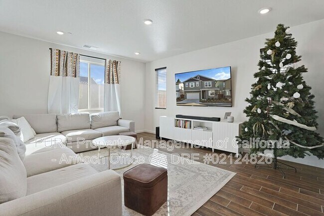 Building Photo - 896 Diego Dr