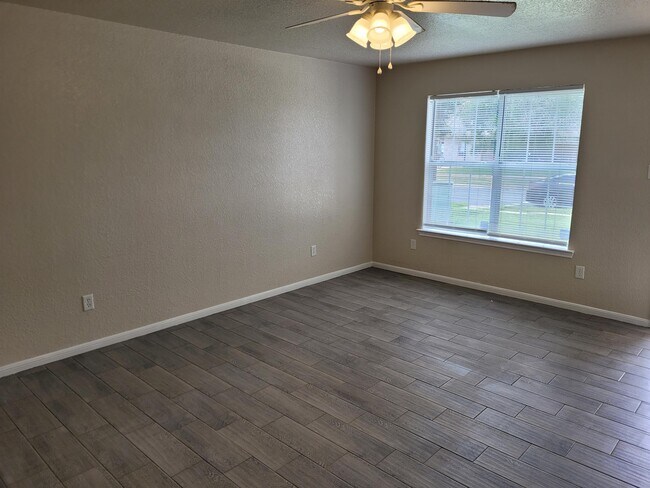 Foto del edificio - 4604 Acorn Creek Trail