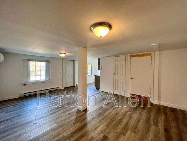 Foto del edificio - 239 Cedar Hill Rd