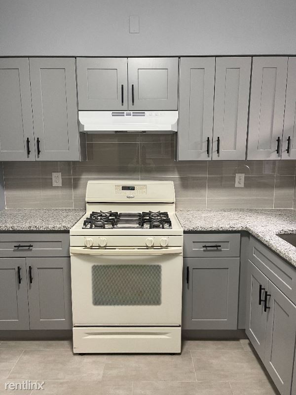 Building Photo - 3 br, 1 bath House - 892 Granite St