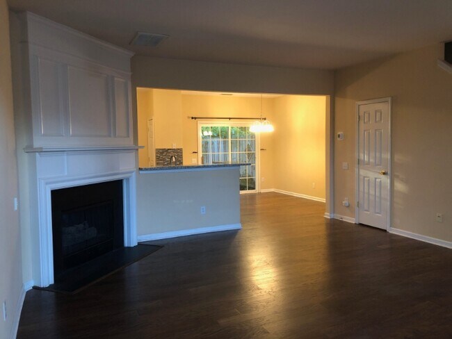 Building Photo - 2703 Thornbush Ct