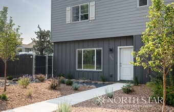Building Photo - 3042 SW Obsidian Ln