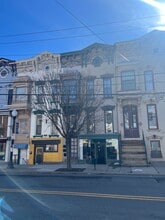 Building Photo - 292 Lark St