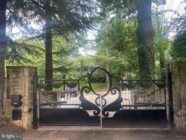 Foto principal - 5301 Goldsboro Rd