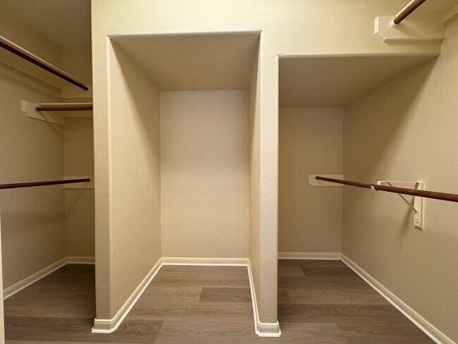 Foto del edificio - 2515 Ember Canyon Ln