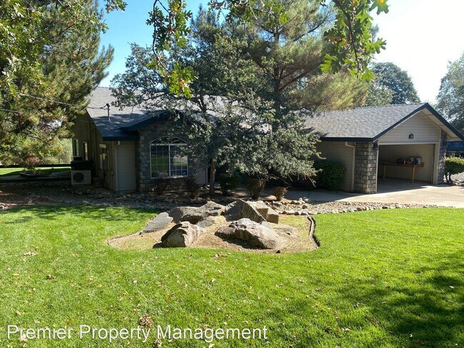 Building Photo - 3 br, 2 bath House - 3041 ROBLES CT.