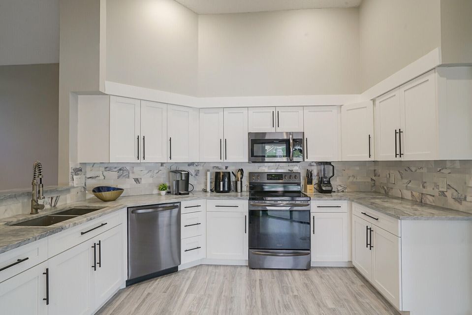 Foto principal - 13834 Geranium Pl
