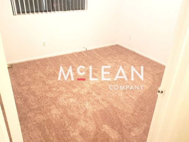 Foto del edificio - Cathedral Springs Condo