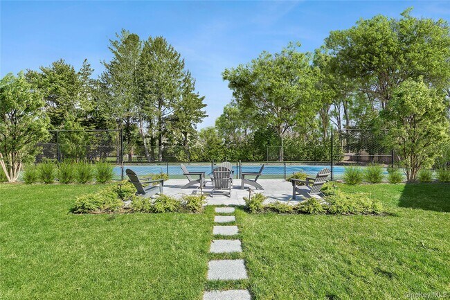 Building Photo - 8 Shore Rd