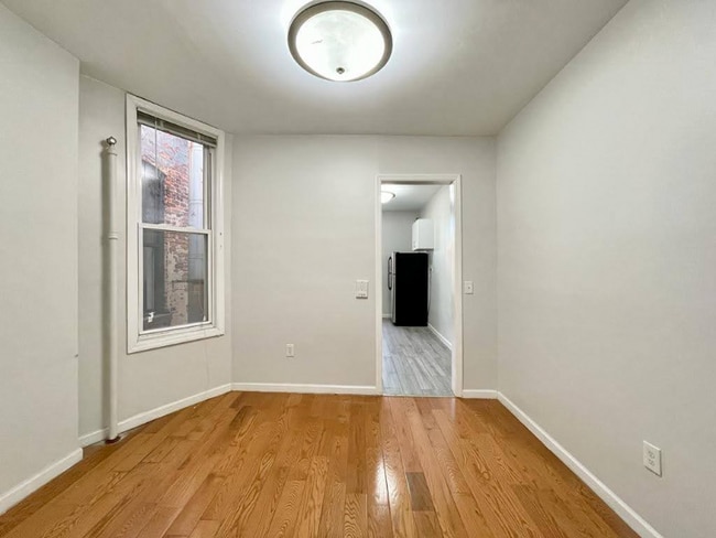 Building Photo - 98 Wayne St