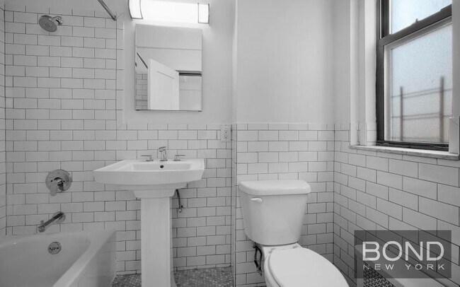Foto del edificio - 12 East 86th St