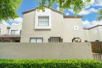 Building Photo - 10425 SW 154th Ct
