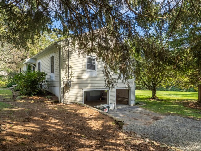 2-Car Garage - 31 Old Nursery Dr