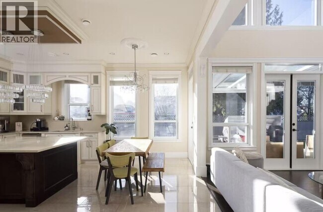 Photo du bâtiment - 103xx Shell Rd