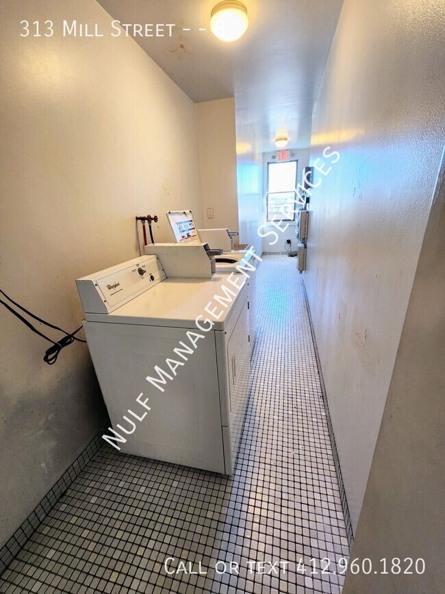 Foto del edificio - 313 Mill St