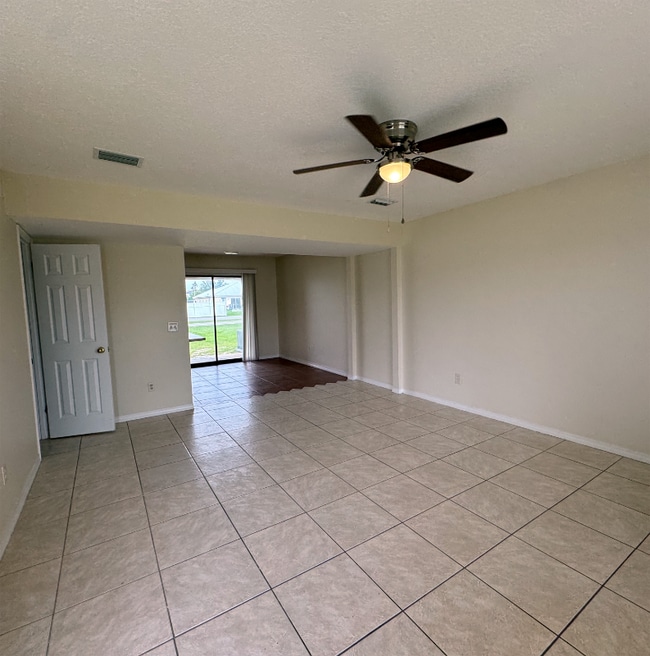 Building Photo - 301-329 James St