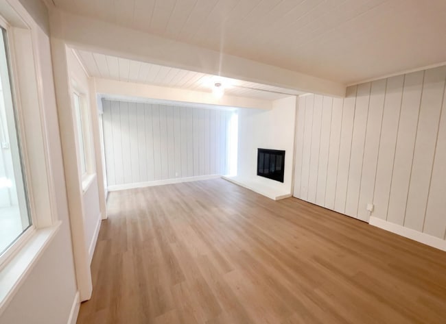 Foto del edificio - 2361 Oakmont Dr