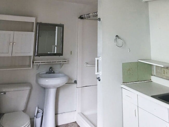 Photo - Spacious 5-Bedroom, 4-Bathroom Home Near UVM & Downtown Burlington (10 Walnut St)