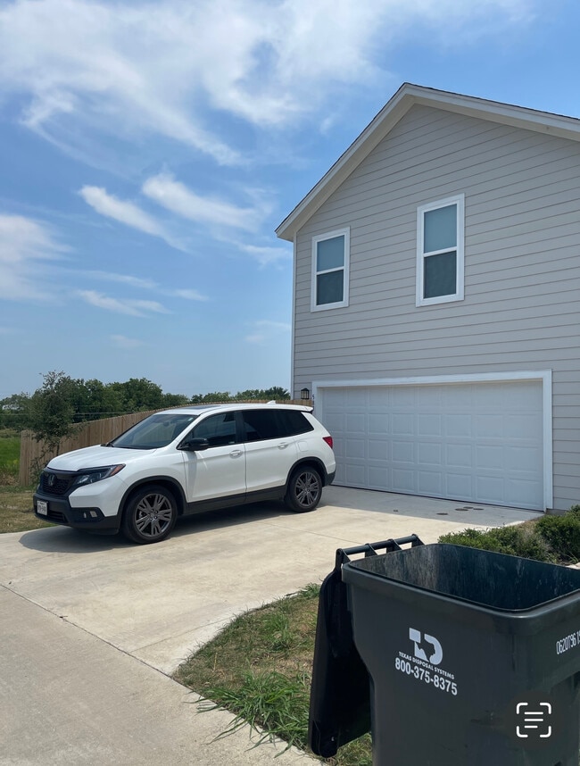 Building Photo - 588 Ferrule Dr