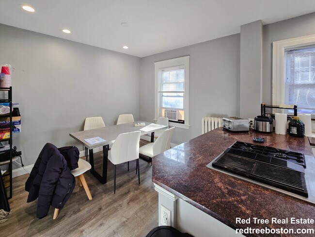 Foto del edificio - 235 Chestnut Hill Ave