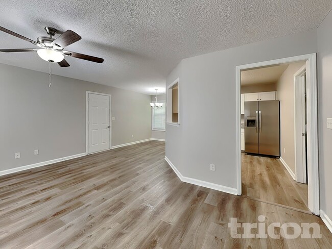 Building Photo - 73 Seagrave Ct