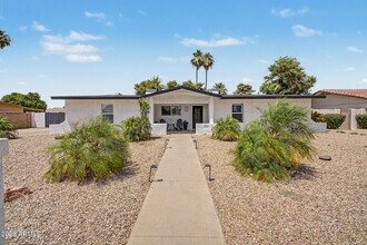 Building Photo - 5140 E Poinsettia Dr