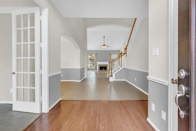 Building Photo - 6411 Quiet Pointe Dr