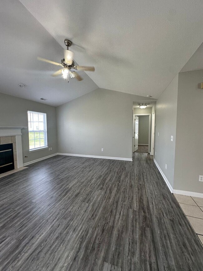 Building Photo - 3 Bedroom House in West Lafayette